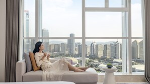 Premier Room, 1 King Bed (View) - Sheraton Guangzhou Hotel (Guangzhou)