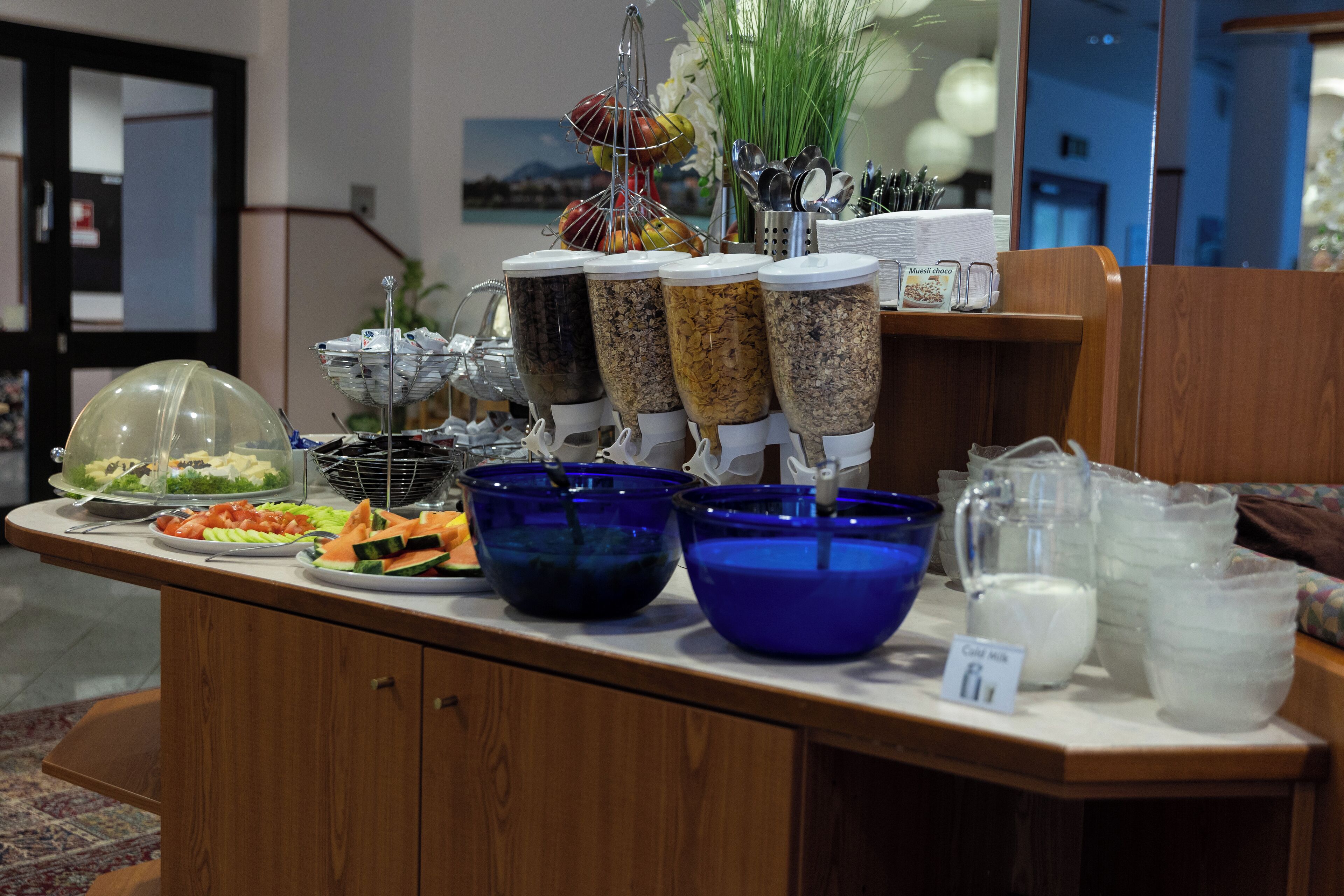 free daily self-service breakfast