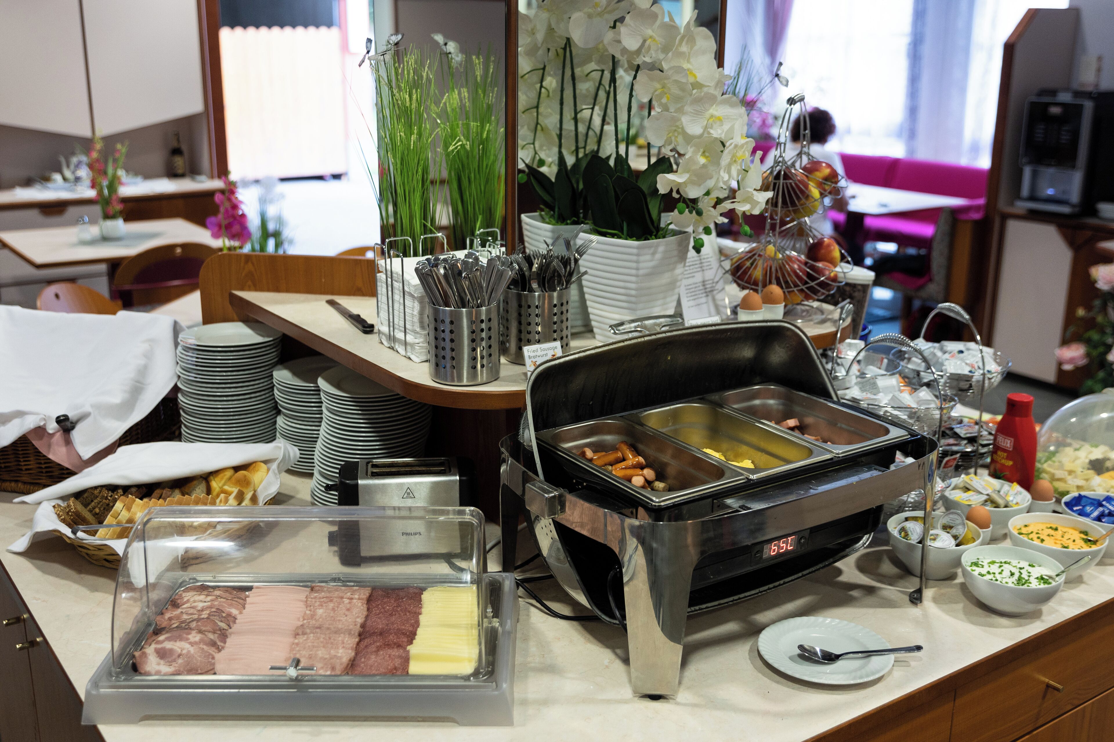free daily self-service breakfast