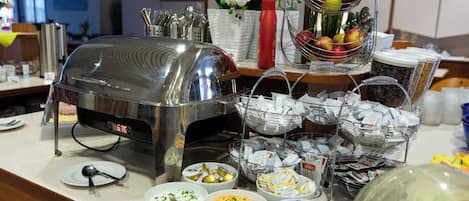 Free daily self-serve breakfast