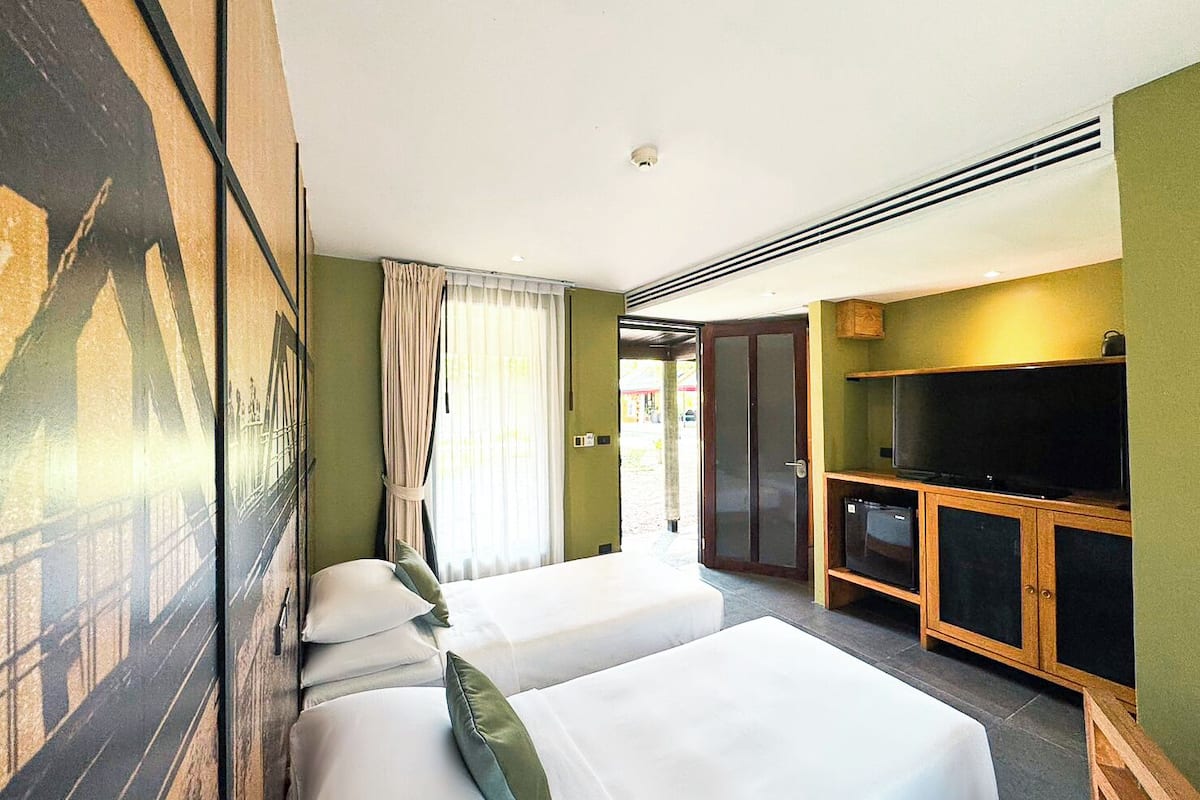 family suite | premium bedding, minibar, in-room safe, desk