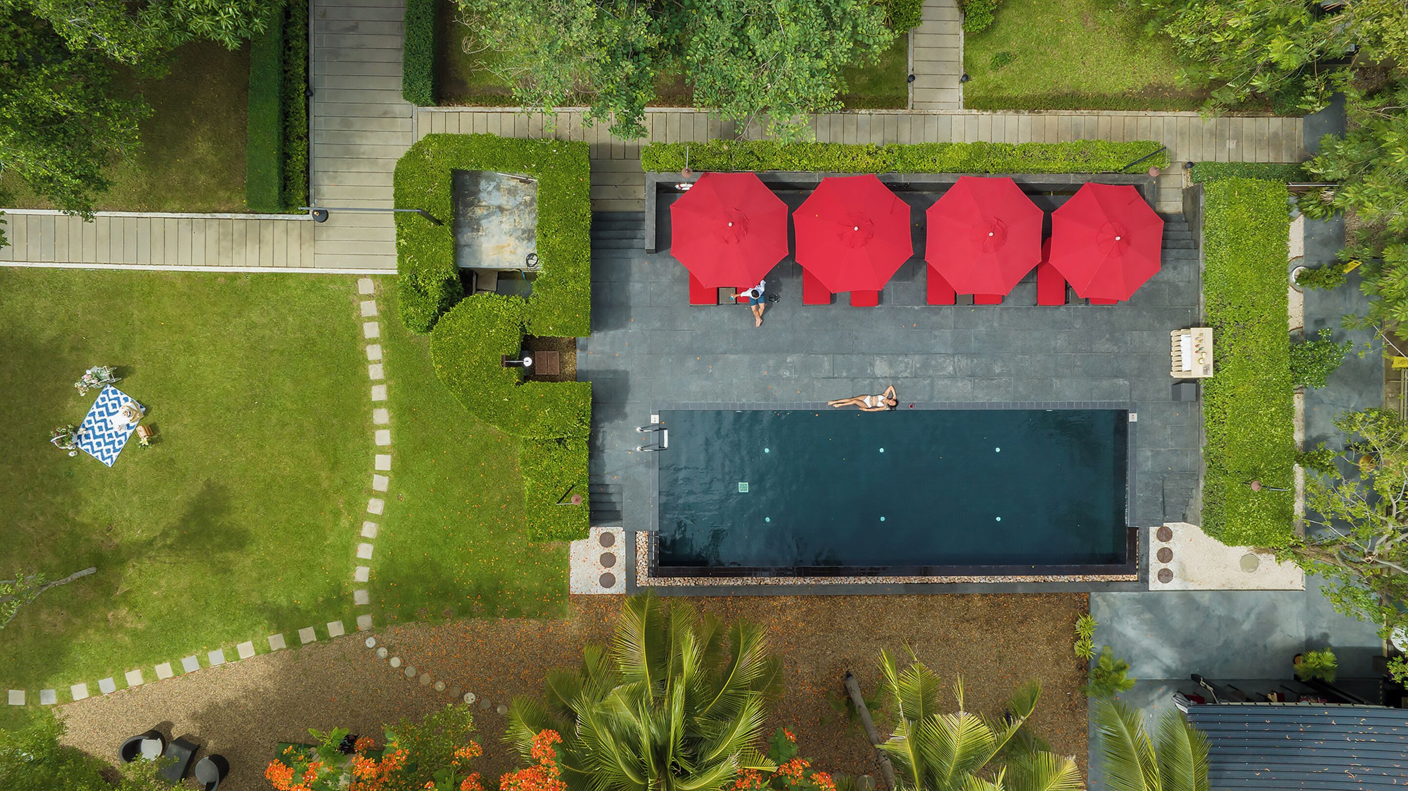 outdoor pool, pool loungers