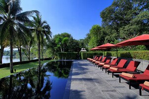 Outdoor pool, sun loungers