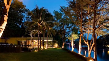 Breakfast, lunch, dinner served; Thai cuisine, pool views