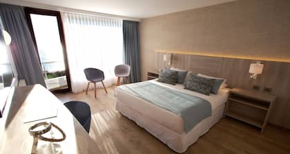 Yachting Hotel Quintero