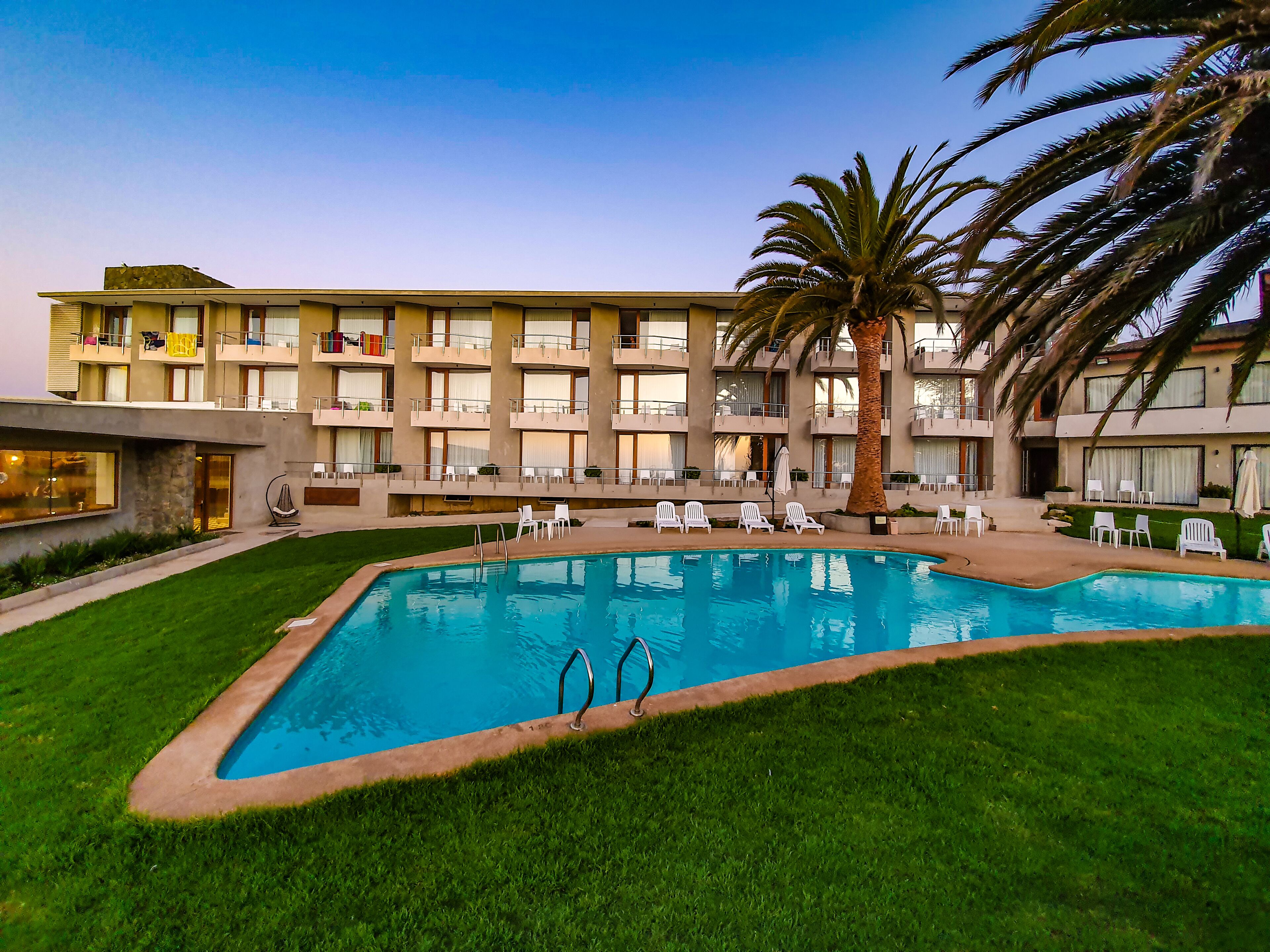 حمّام سباحة خارجي