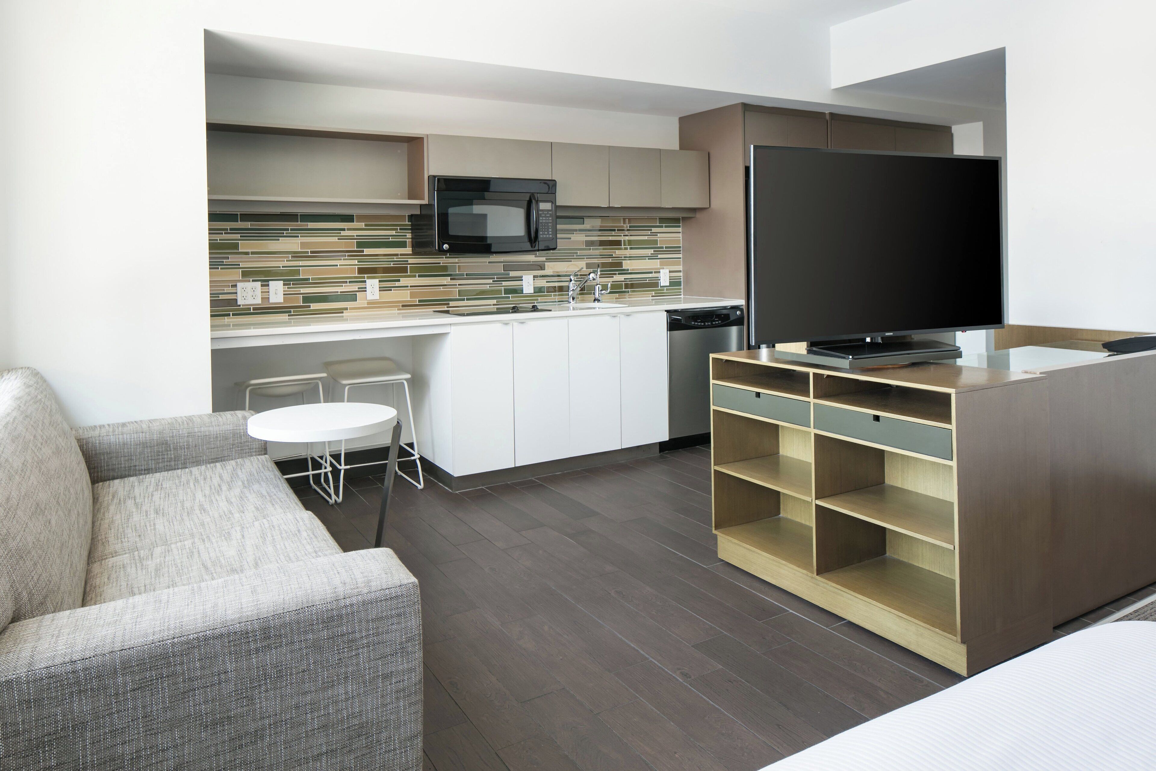 49-inch led tv with satellite channels, tv, netflix