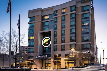 Element Omaha Midtown Crossing