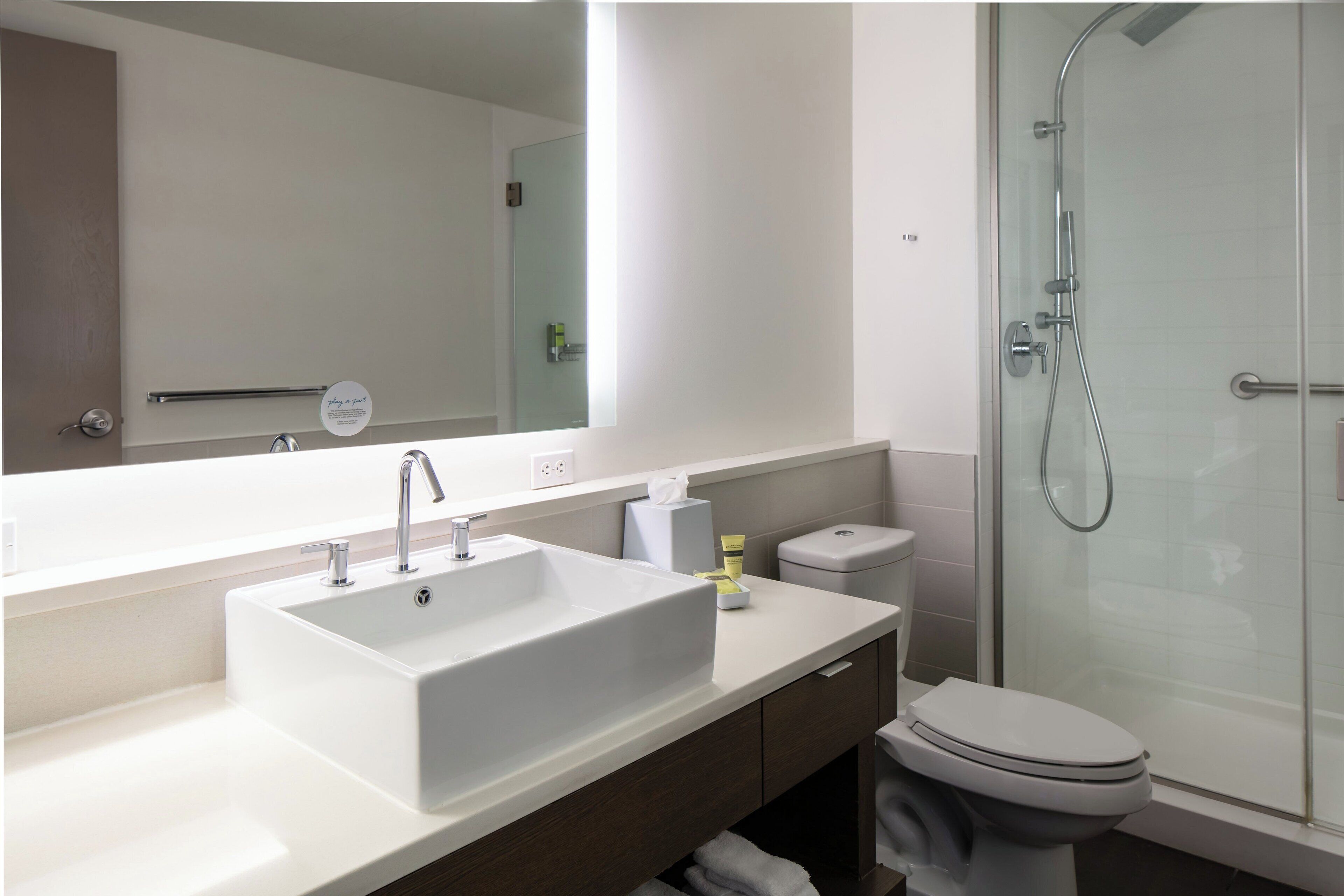 shower, rainfall showerhead, free toiletries, hair dryer