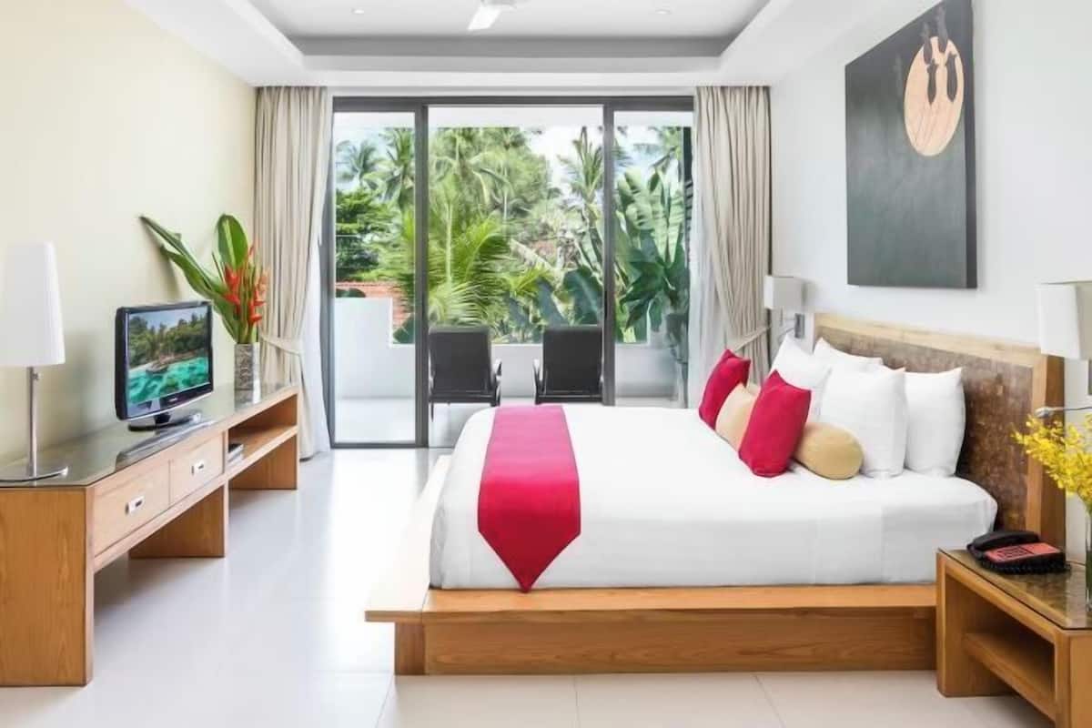 In-room safe, blackout drapes, iron/ironing board (on request)