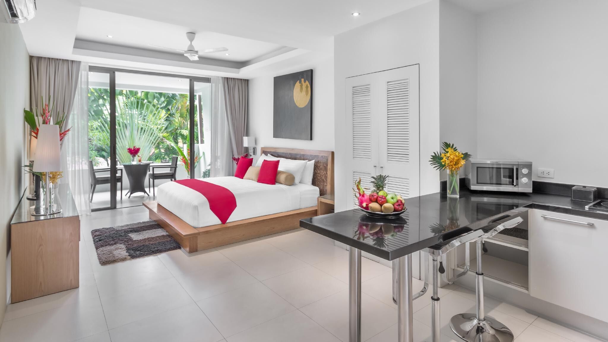 Club Suite, Garden View | In-room safe, blackout drapes, iron/ironing board (on request)