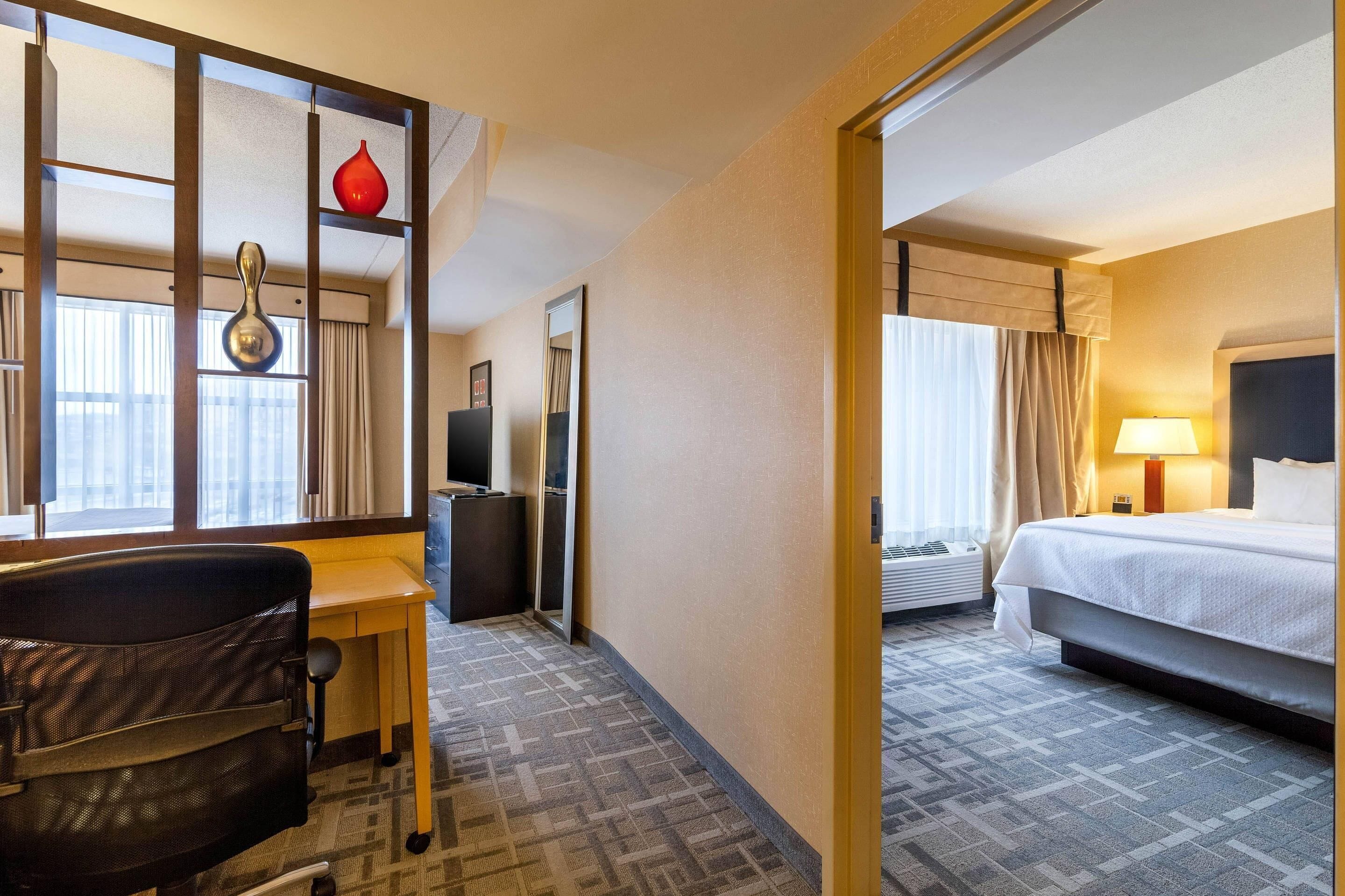 suite, 1 bedroom, non smoking | 1 bedroom, egyptian cotton sheets, premium bedding, pillow-top beds
