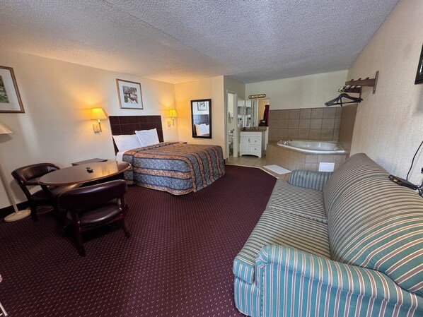 Suite, 1 cama Queen size, hidromasaje | Cortinas blackout, tabla de planchar con plancha y wifi gratis