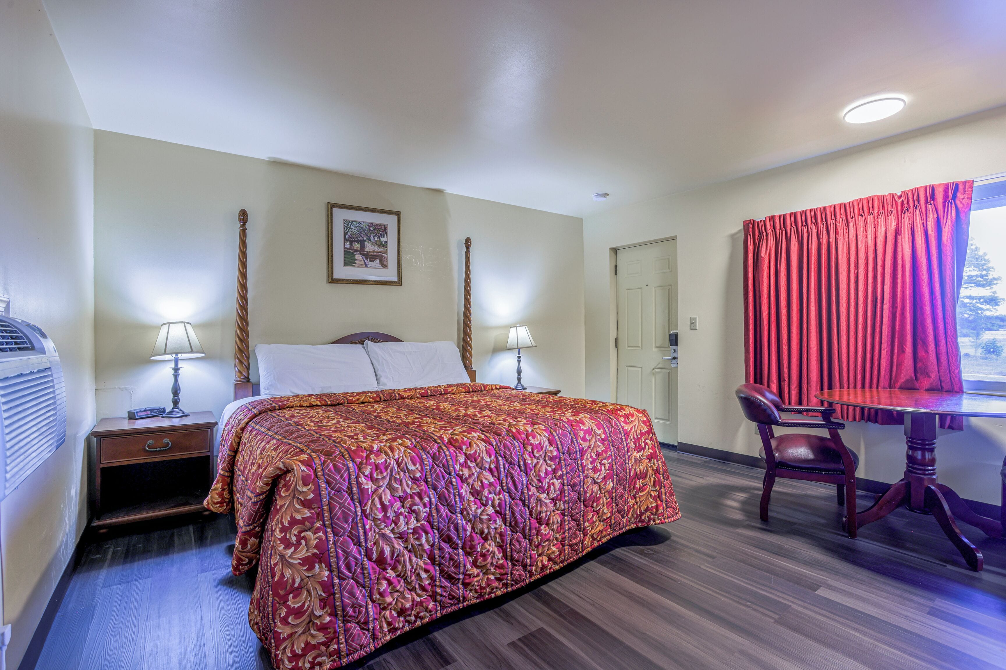 Suite, 1 Queen Bed with Sofa bed, Non Smoking