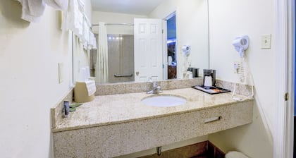 Whispering Pines by Hotel O Whitestone VA