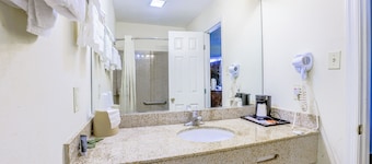 Whispering Pines by Hotel O Whitestone VA