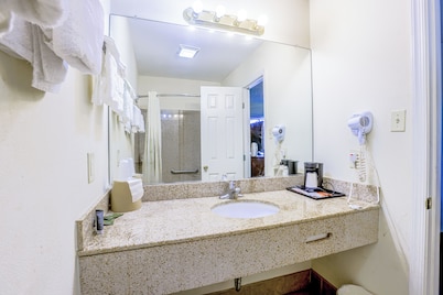 Whispering Pines by Hotel O Whitestone VA