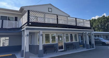 Whispering Pines Motel