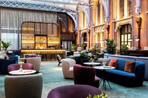 3 restaurants; breakfast, lunch, and dinner served - St. Pancras London, Autograph Collection ® (London)