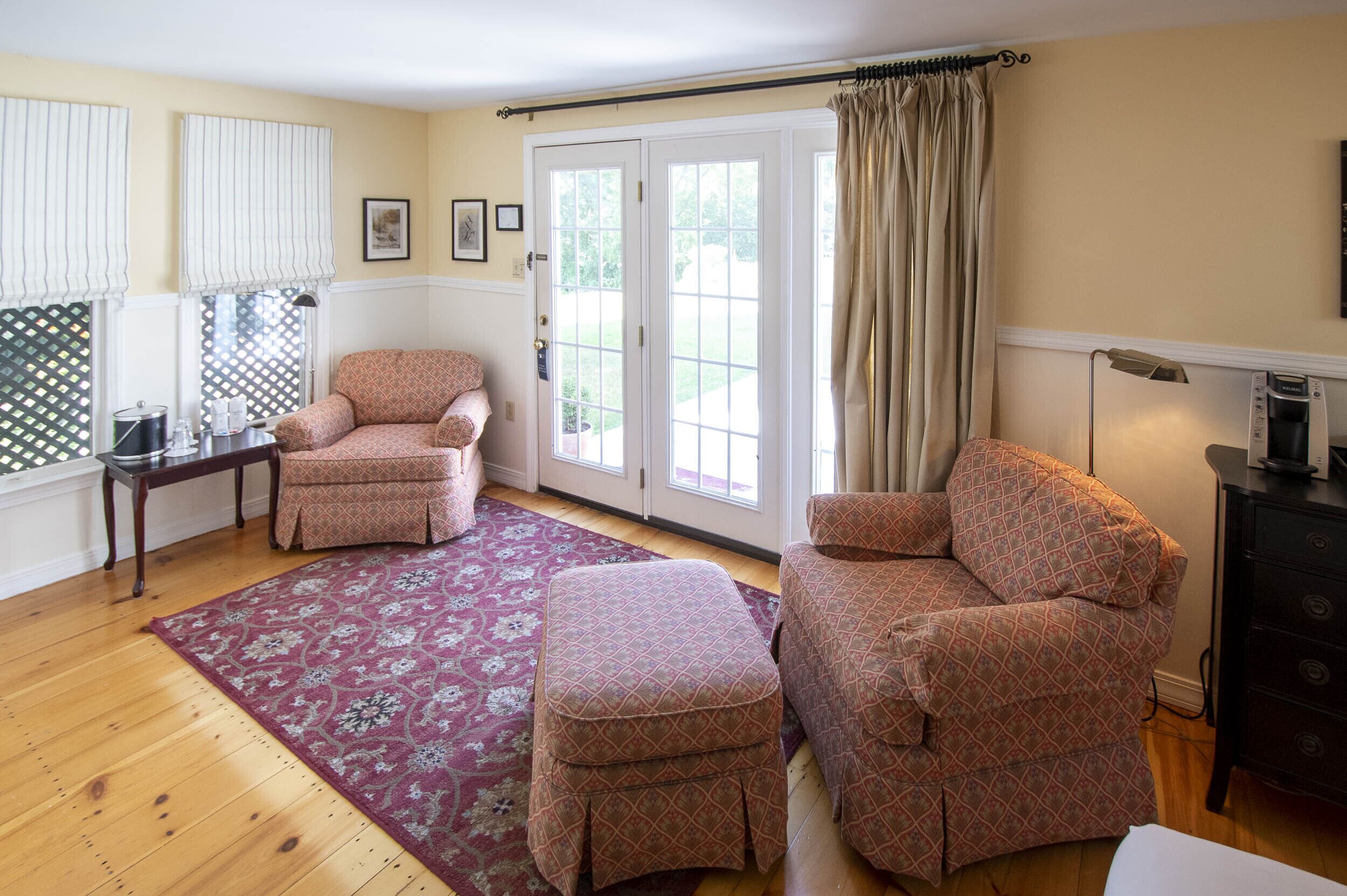 20 - garden room | 1 bedroom, individually decorated, individually furnished