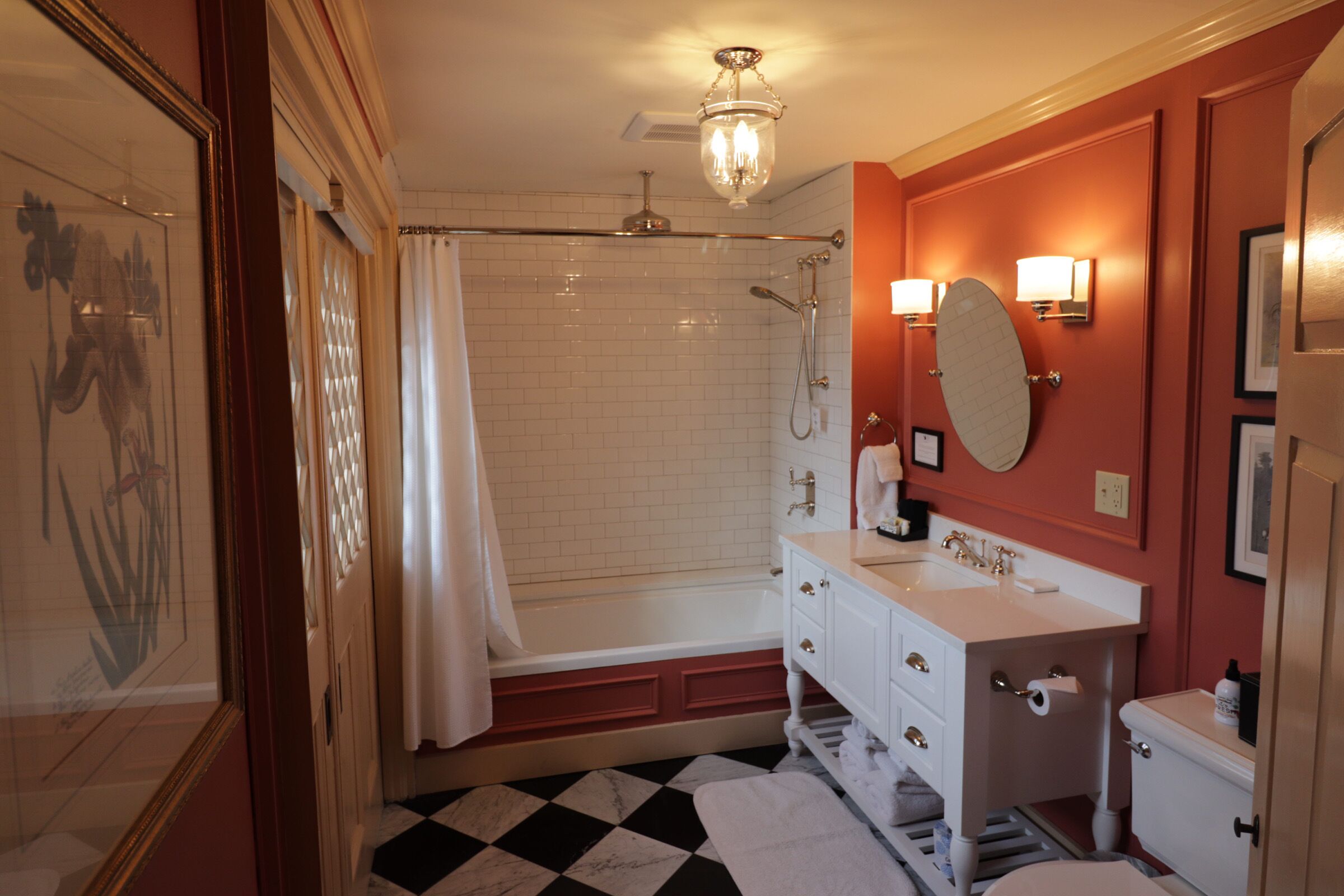 24 - swift room | bathroom | free toiletries, hair dryer, bathrobes, towels