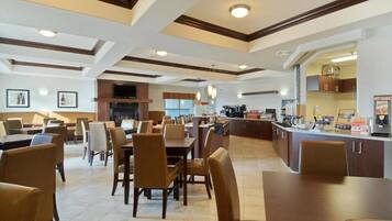 Daily continental breakfast (CAD 1 per person)