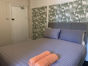 Standard Double Room, Ensuite - Tropics Beach Hotel (Blackpool)