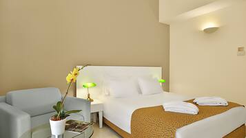 In-room safe, desk, blackout curtains, soundproofing