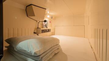 Capsule with Double Bed, Non Smoking | Free wired internet