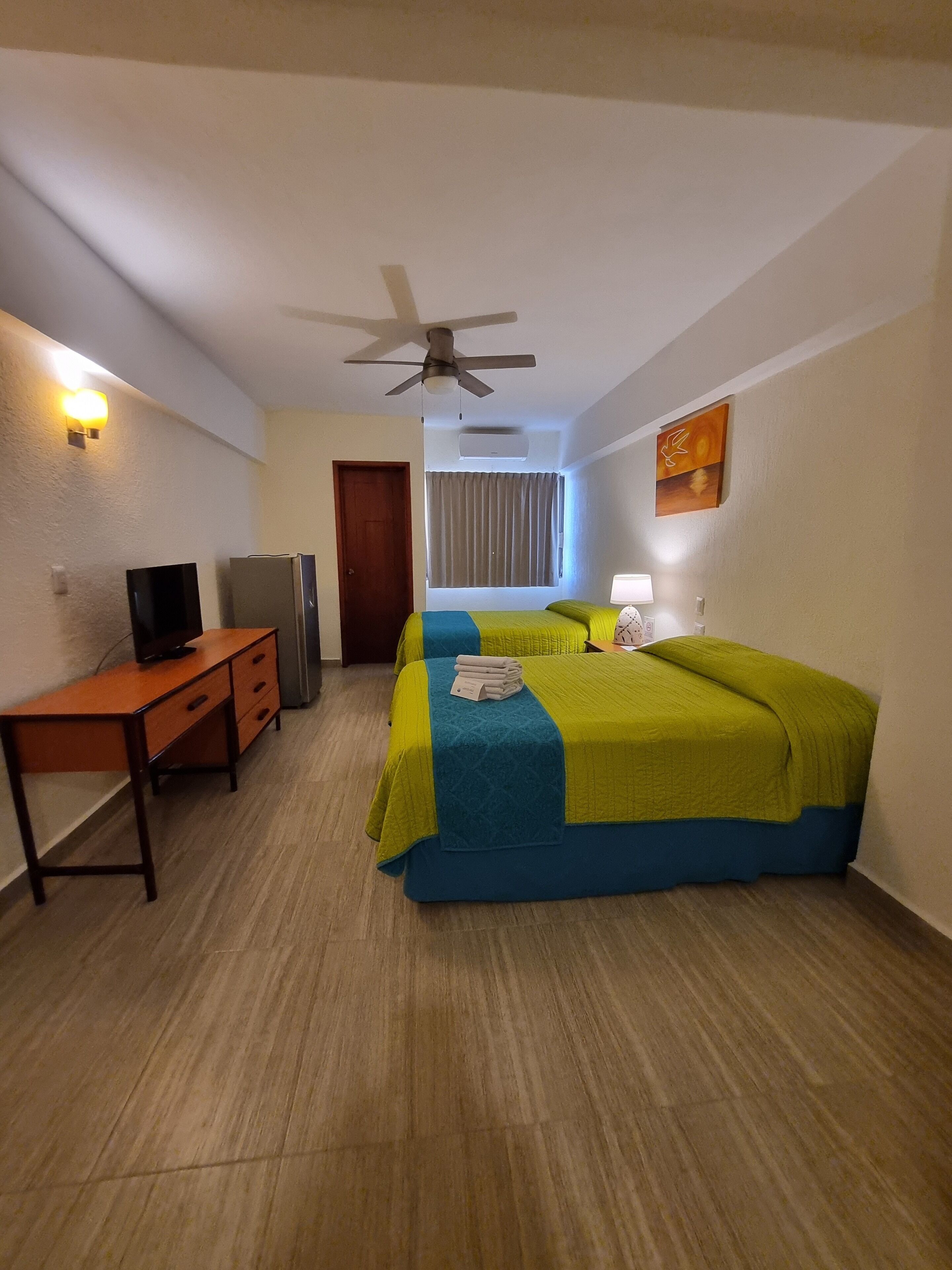standard room, 1 bedroom, non smoking | 1 bedroom, minibar, iron/ironing board, free wifi