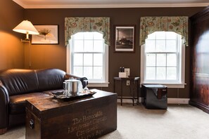 华丽客房 | 意大利 Frette 床单、高档床上用品、熨斗/熨衣板、折叠床/加床(额外收费)