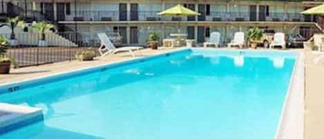 Piscina externa sazonal