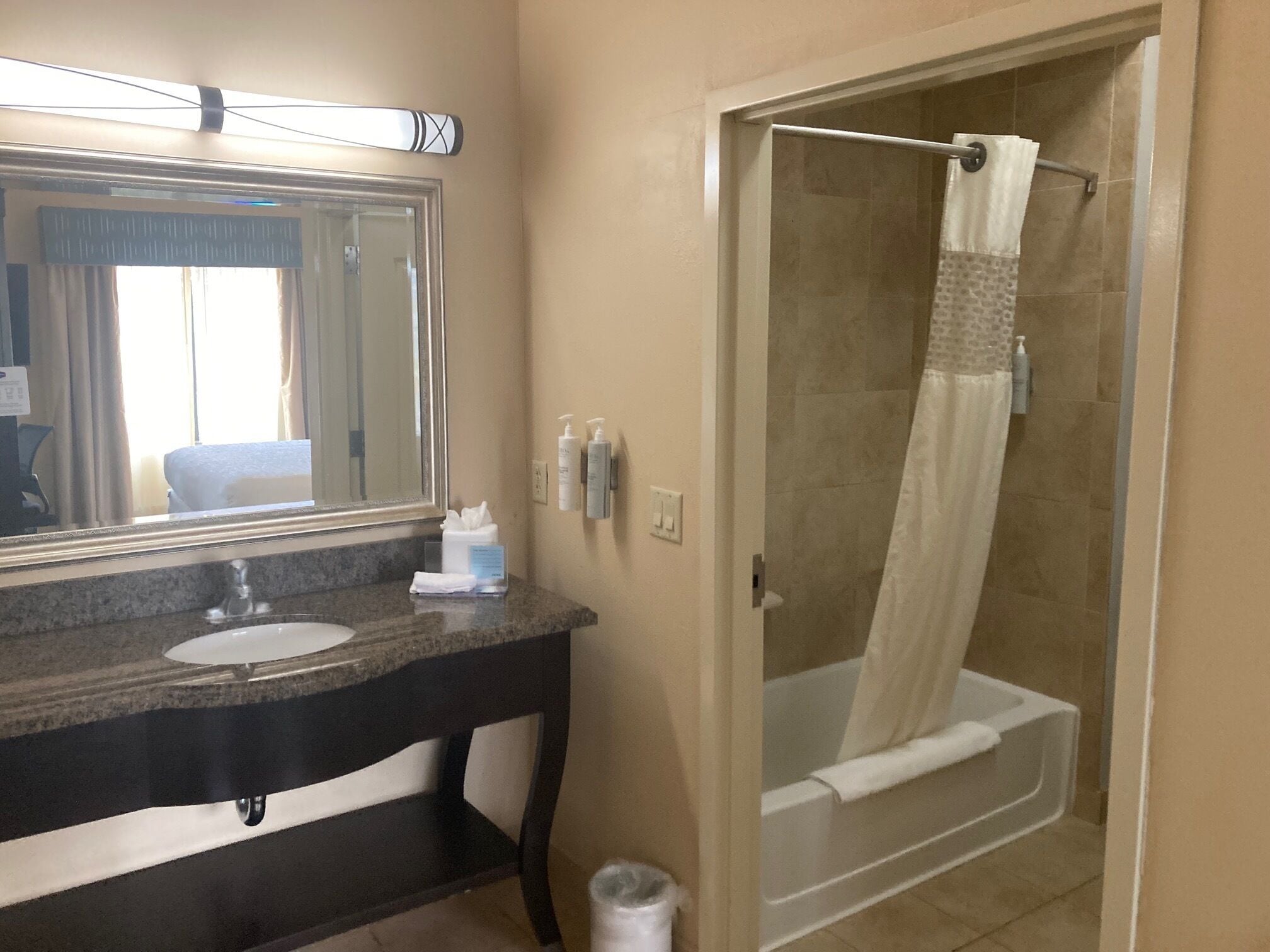 1 bedroom, premium bedding, in-room safe, desk