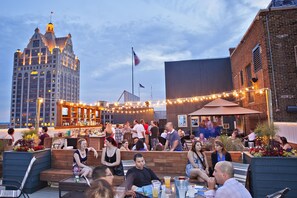 2 개의 바/라운지