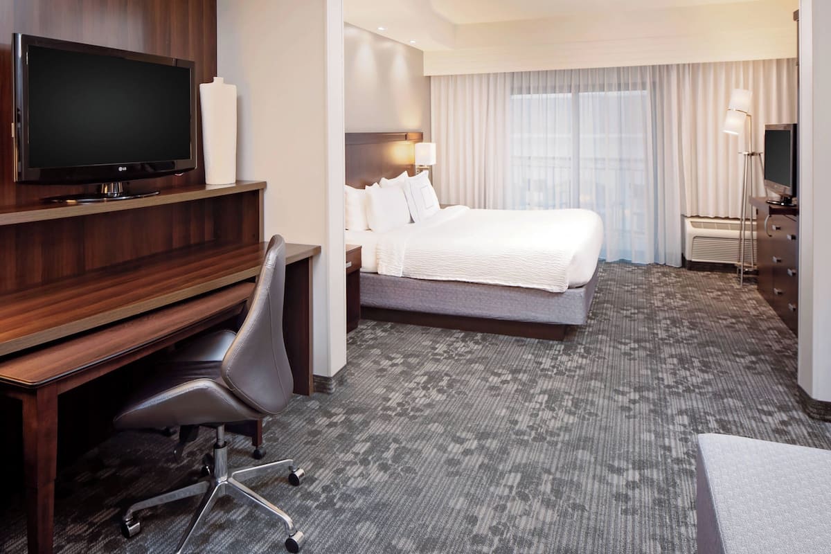 In-room safe, desk, laptop workspace, iron/ironing board