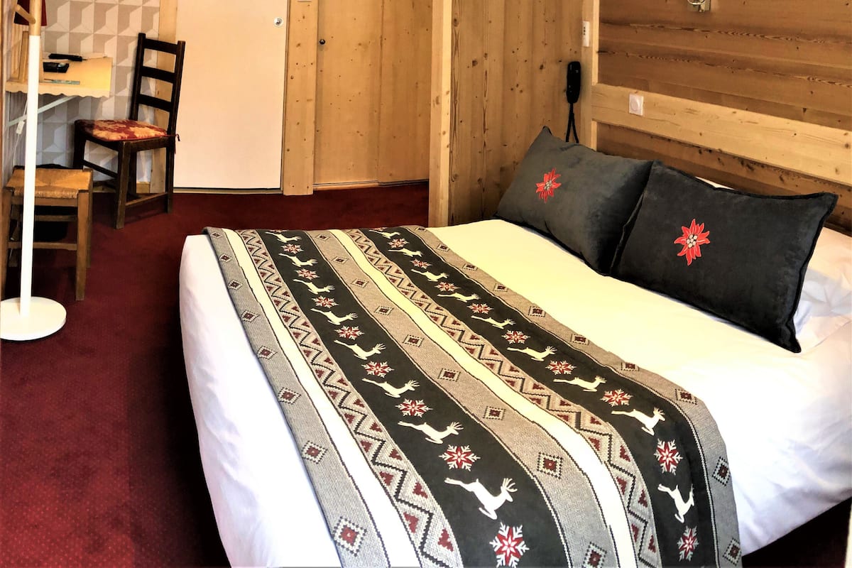 Double Room, 1 Double Bed, Non Smoking, Balcony | Select Comfort beds, desk, soundproofing, free WiFi