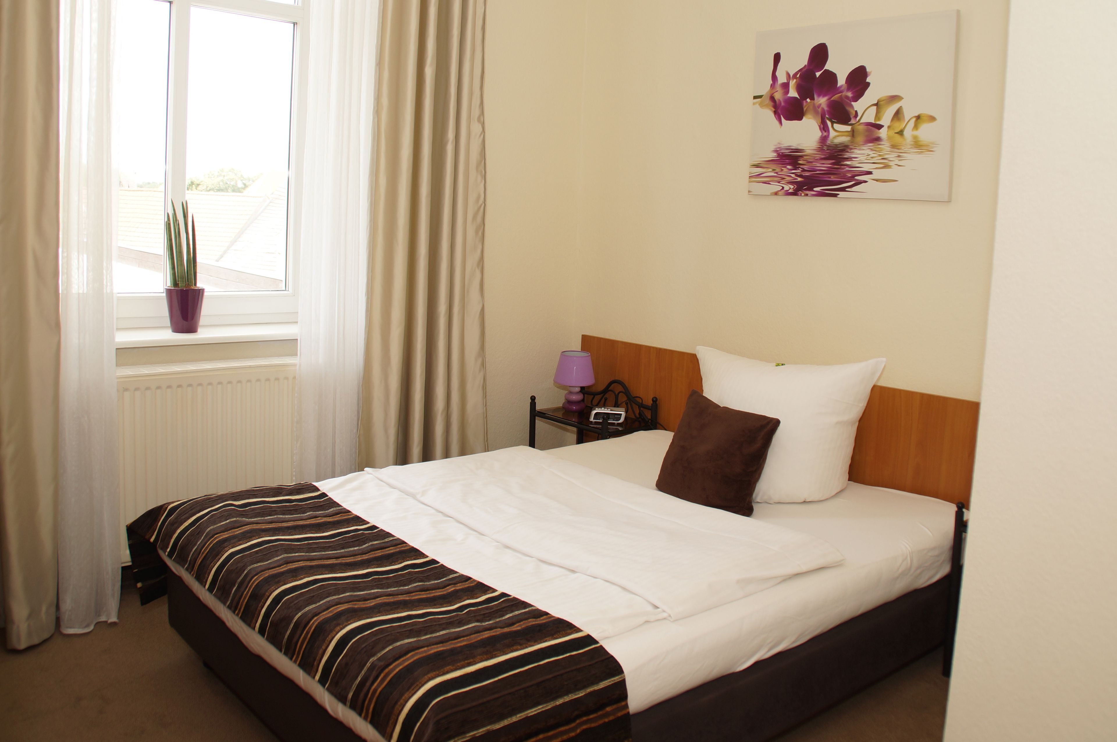 standard single room | 1 bedroom, desk, free wifi, bed sheets