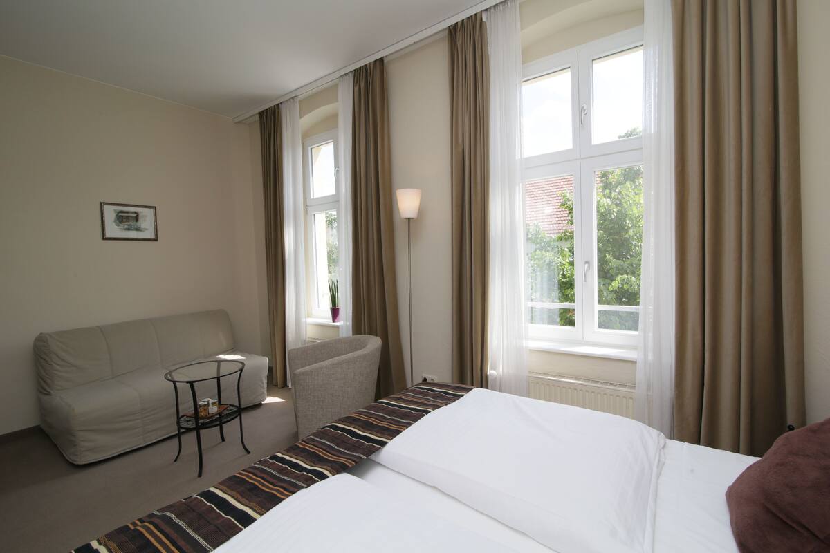 standard double room | 1 bedroom, desk, free wifi, bed sheets