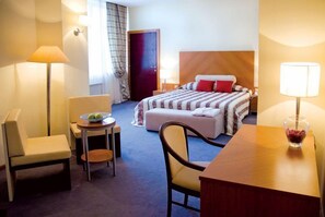 Minibar, iron/ironing board, free WiFi - TCC Plaza (Skopje)