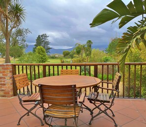 套房 (Garden Family Suite) | 阳台景观