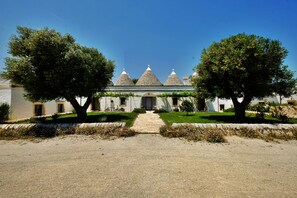 Exterior - Hotel Masseria Trulli e Vigne (Martina Franca)