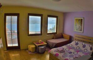 Romantic Studio, Lake View | Premium bedding, desk, iron/ironing board, free cribs/infant beds - Villa Ohrid (Ohrid)