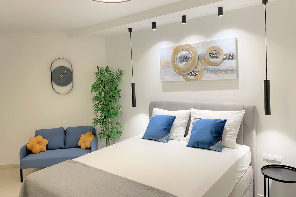 Studio – comfort, 1 soverom, balkong, sjøutsikt | 1 soverom, dundyner, safe på rommet og skrivebord