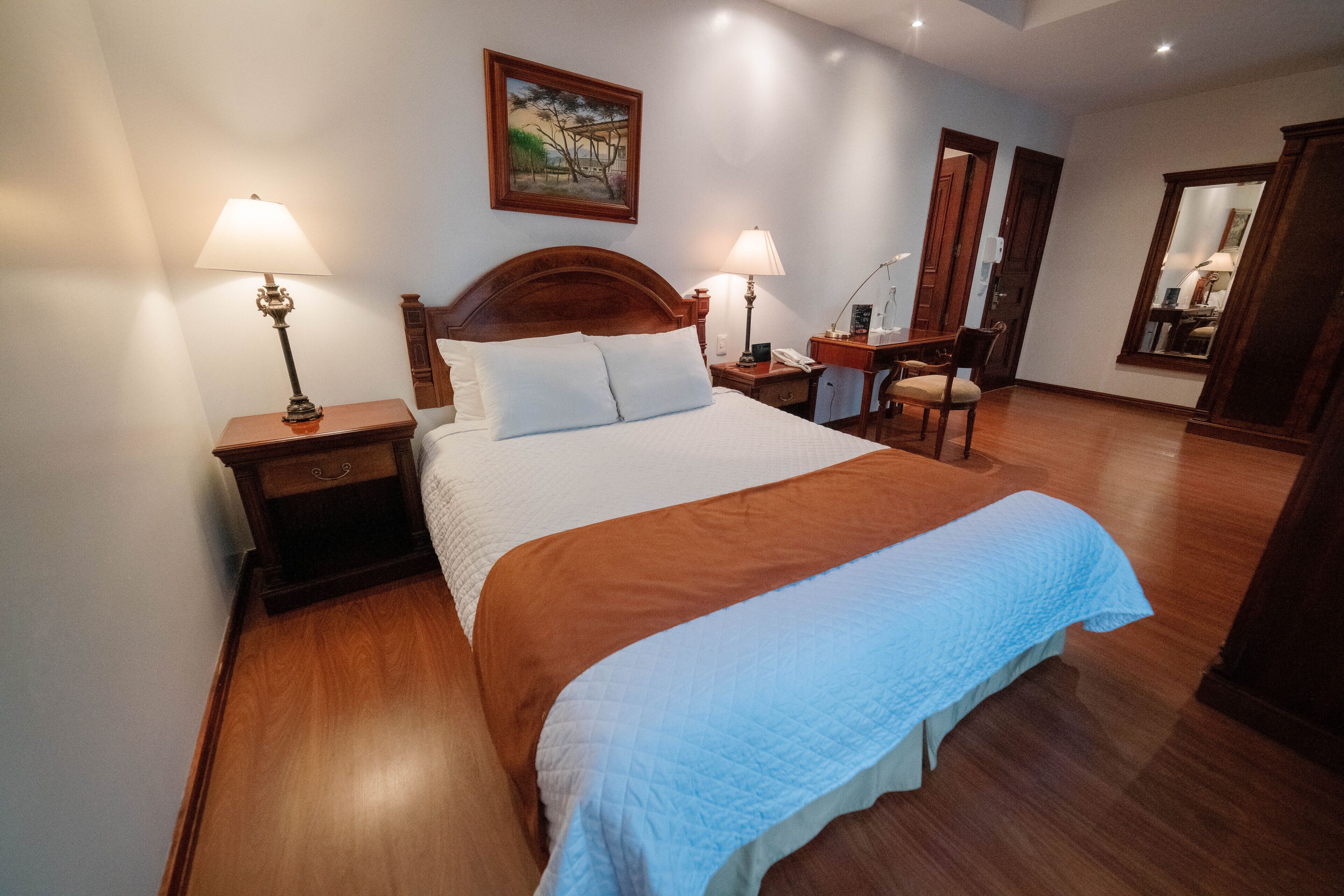 雙人房 | 迷你吧、客房內保險箱、獨特裝潢、書桌