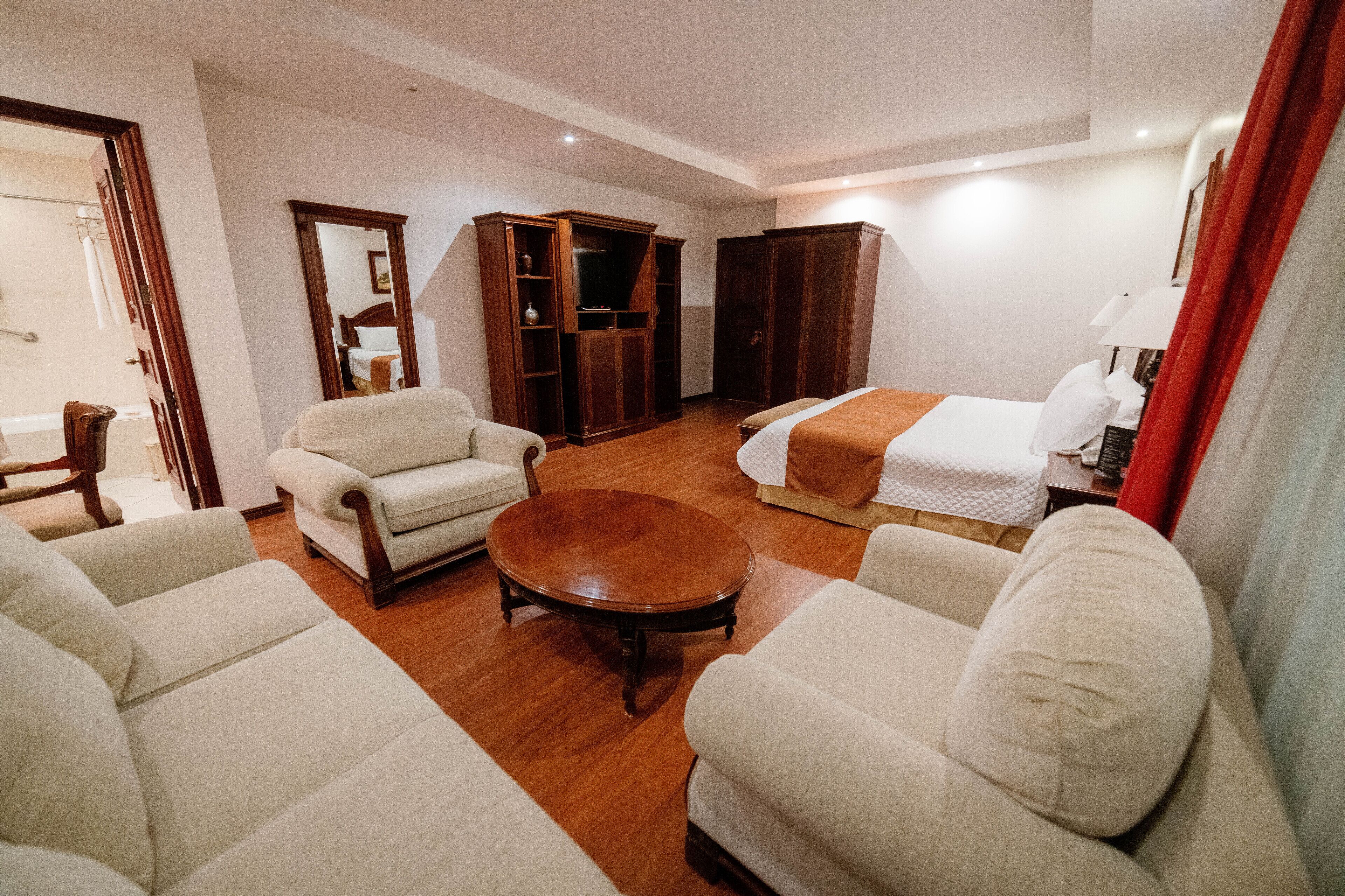 junior suite | minibar, in-room safe, individually decorated, desk