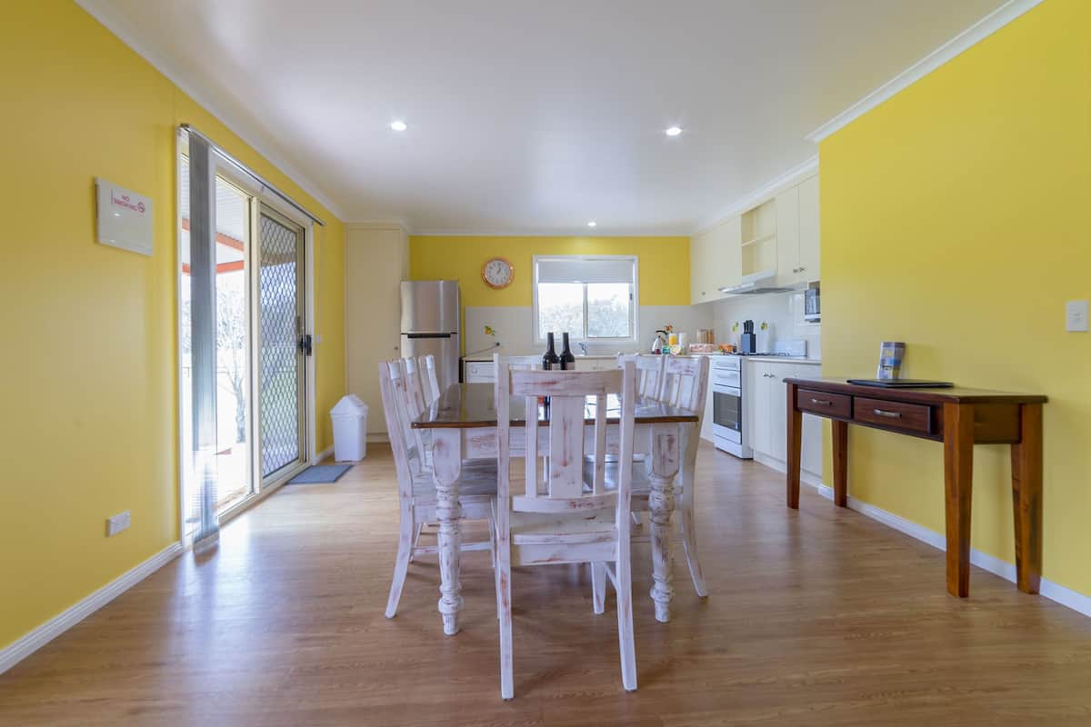 cottage, 3 bedrooms | in-room dining