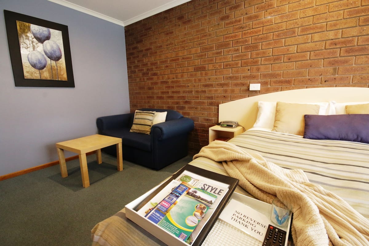 Deluxe Room | Desk, blackout curtains, iron/ironing board, cots/infant beds