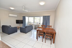 Standard Apartment, 2 Bedrooms | Living area