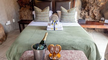 Honeymoon Suite | Bed sheets