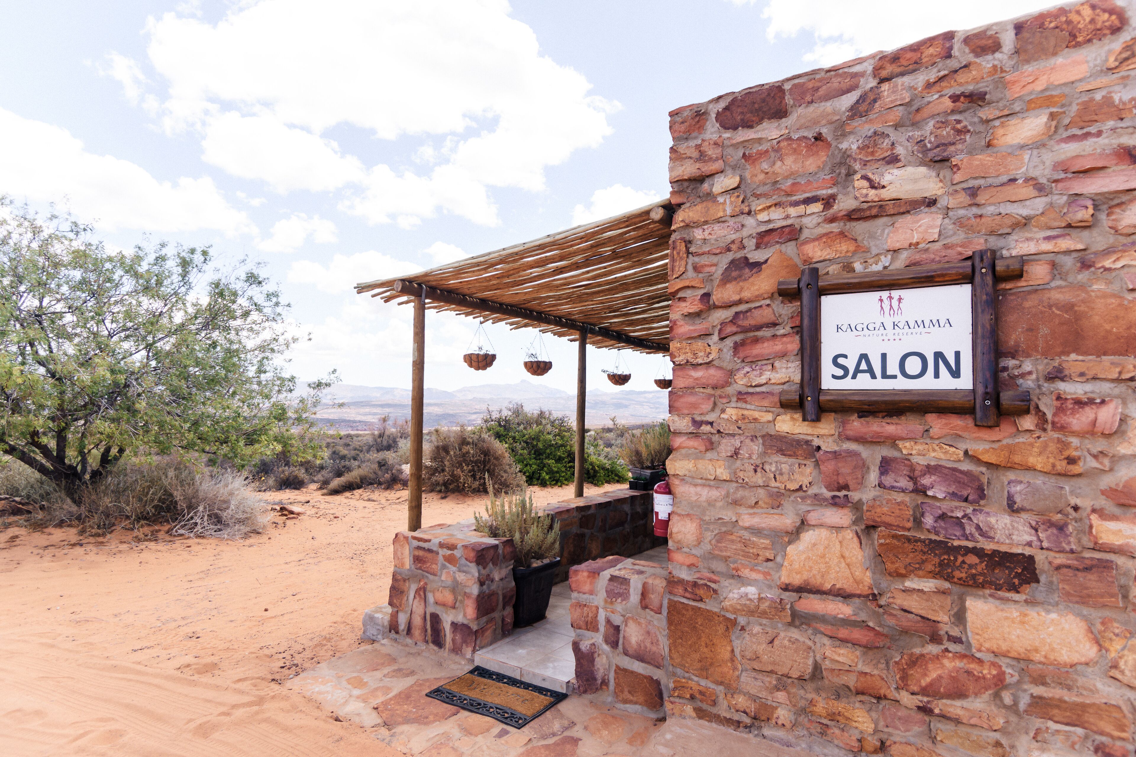 Body treatments, hydrotherapy, aromatherapy, hot stone massages